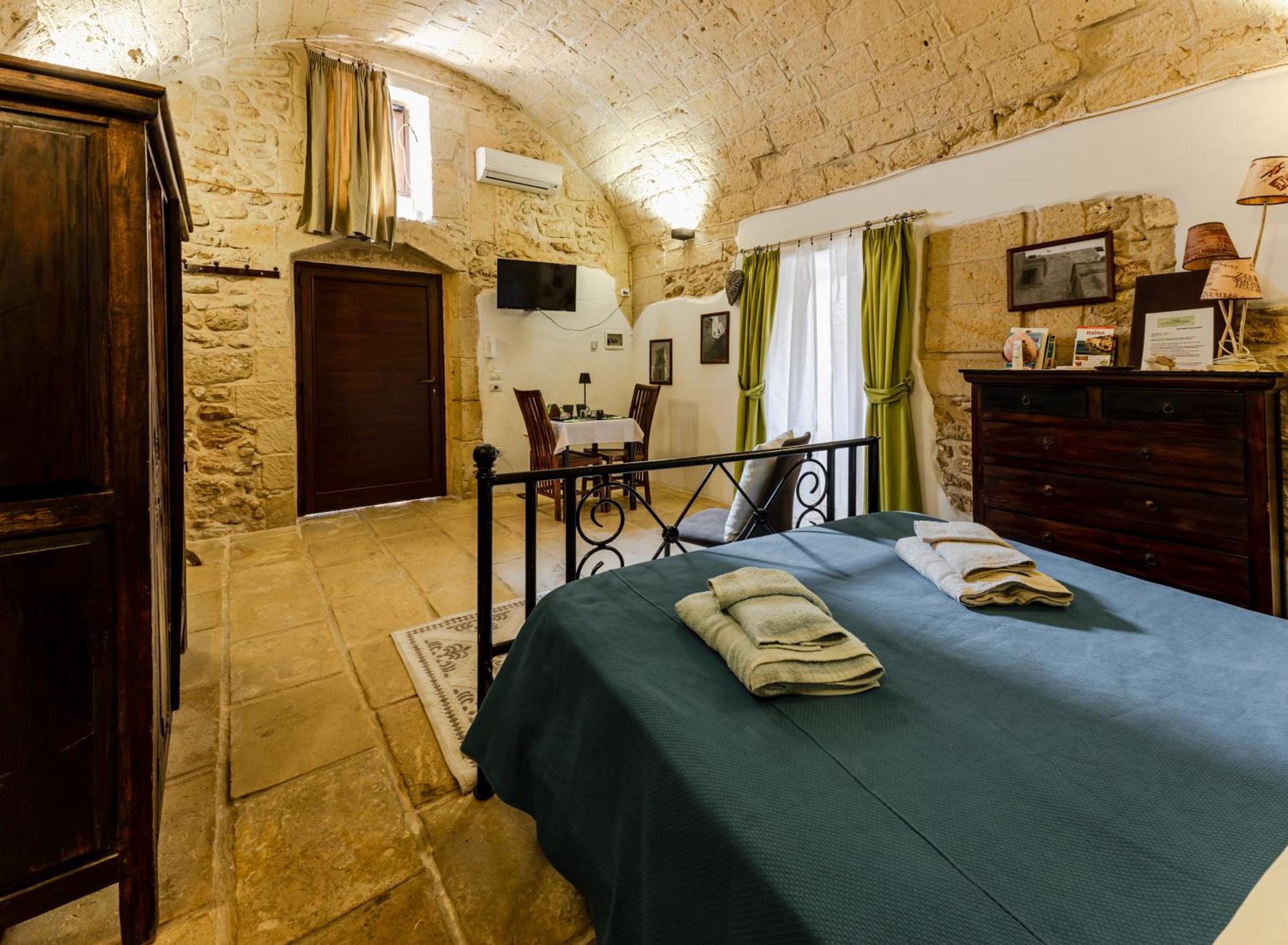 La Dimora Delle Grazie Bed & Breakfast San Cesario di Lecce Luaran gambar